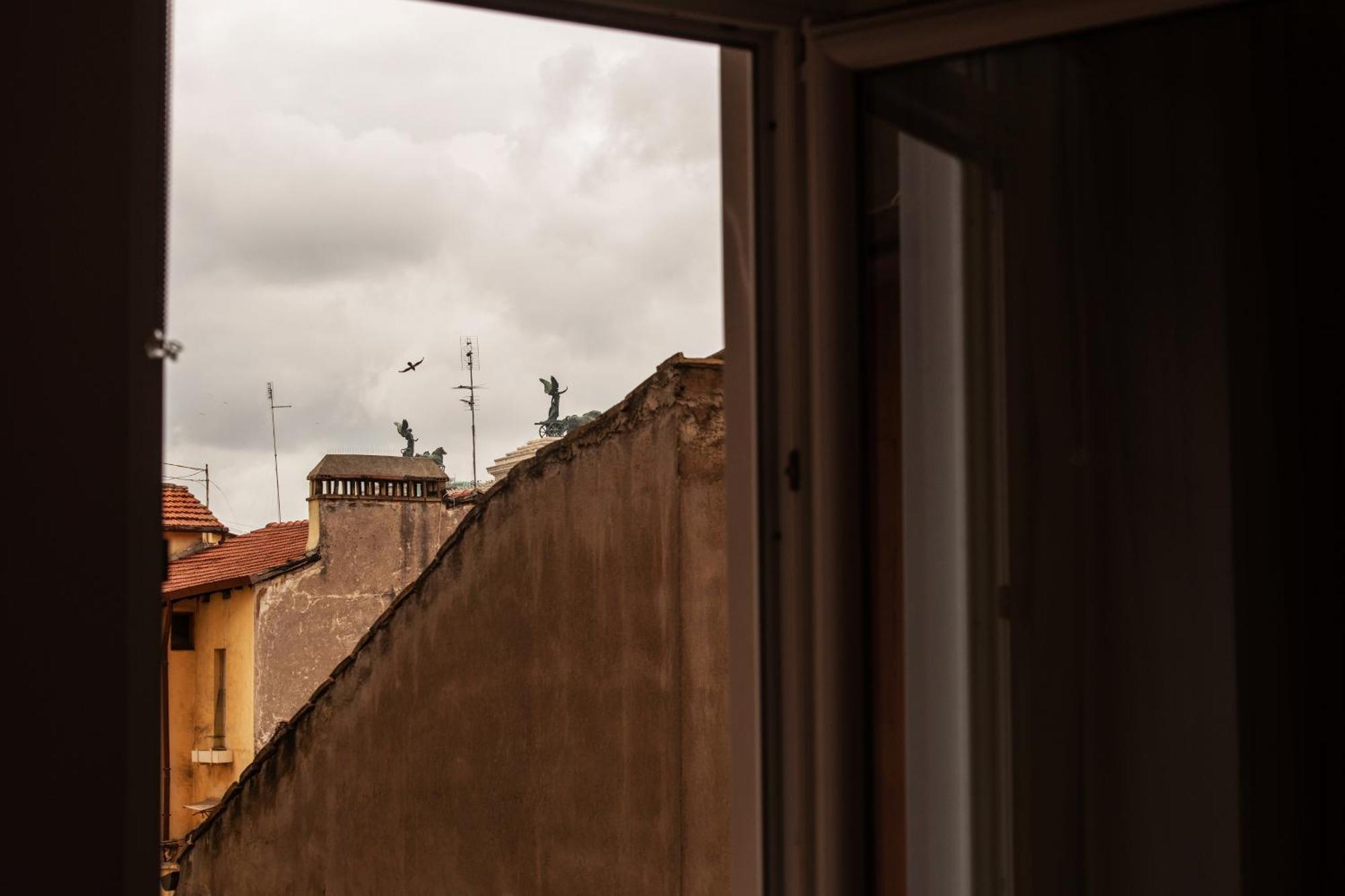 Colosseum View Accomodation Rome Exterior photo
